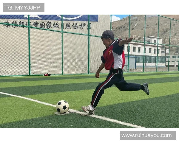 提升室内五人制足球表现的最佳鞋款推荐与选购指南 提升室内五人制足球表现的最佳鞋款推荐与选购指南